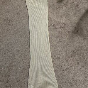 Beige Ribbed Knit Scarf – Thick & Cozy